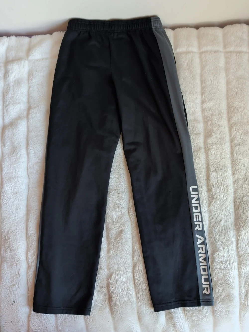 Boys' Nike/Under Armour Clothing Bundle Sz Medium